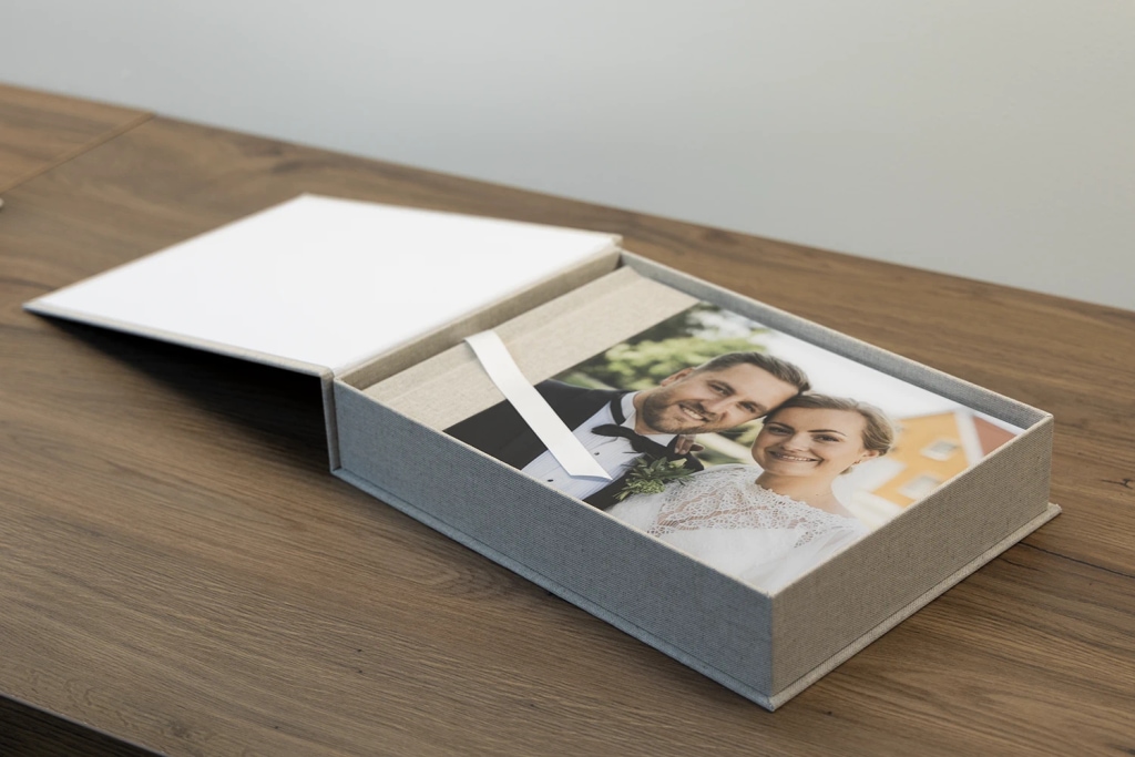 Kvalitets album med boks 20x20 cm